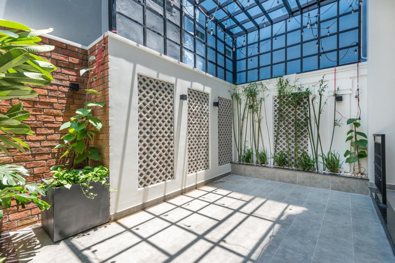 Cozrum Homes The Gallery Residence Ho Chi Minh-staden Exteriör bild
