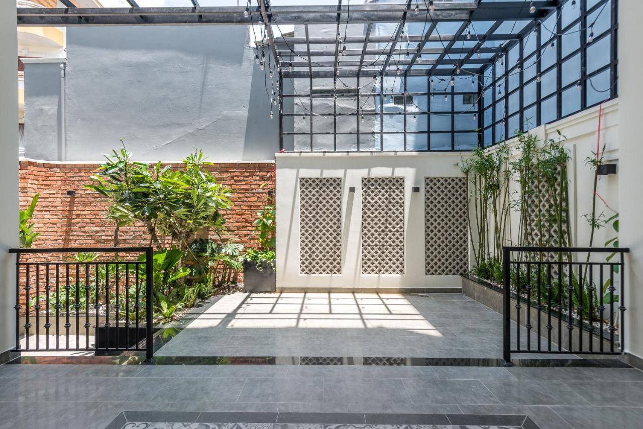 Cozrum Homes The Gallery Residence Ho Chi Minh-staden Exteriör bild